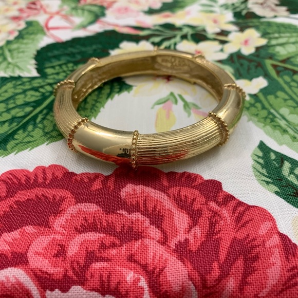 Lilly Pulitzer Jewelry - GLAMOROUS Lilly Pulitzer Designer Gold Tone Bangle